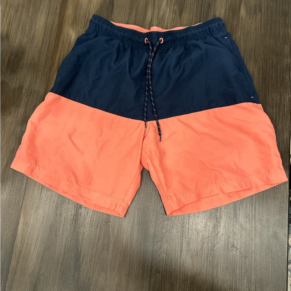 men’s swim trunks